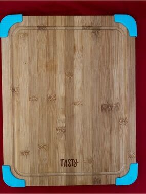 Tasty Natural Bamboo 11” x 14” Cutting Board